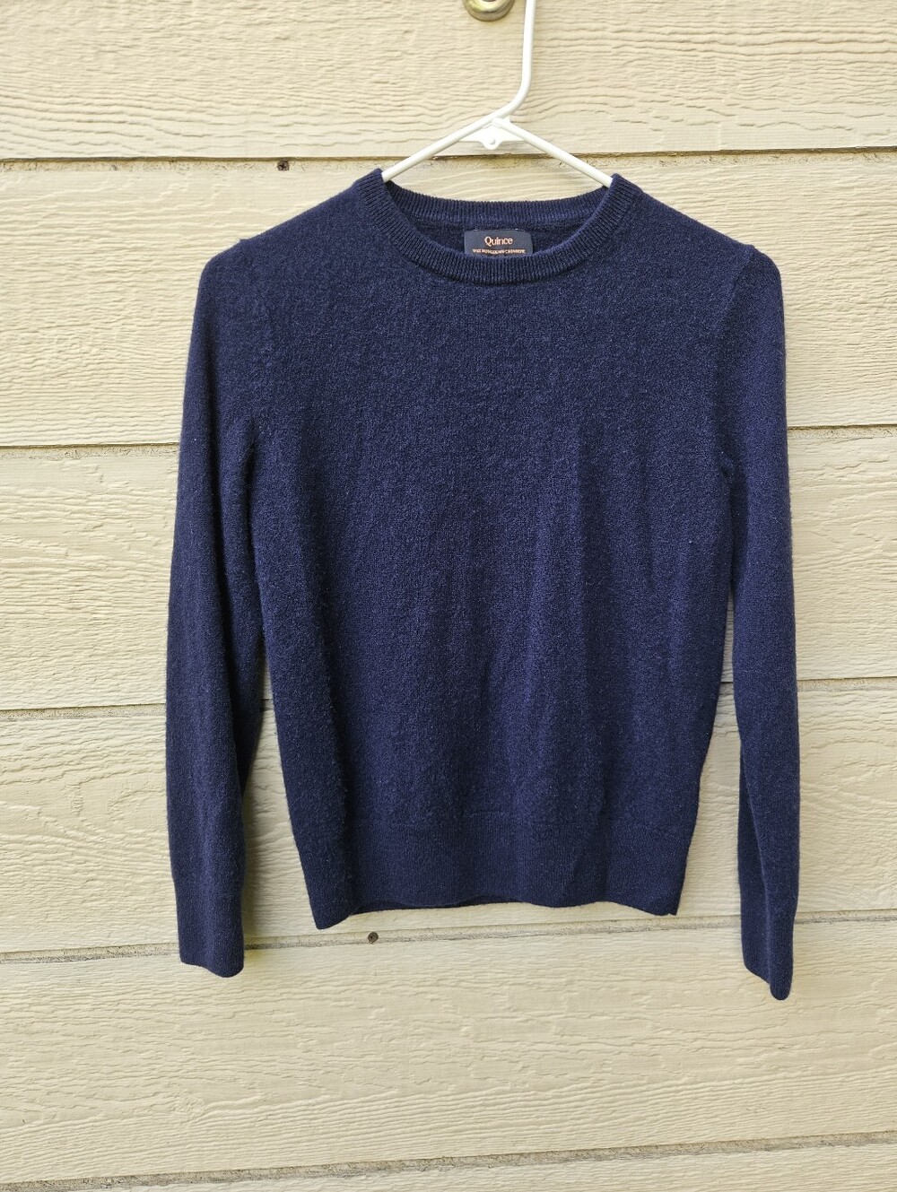 Quince Mongolian cashmere crewneck sweater in True Navy XS